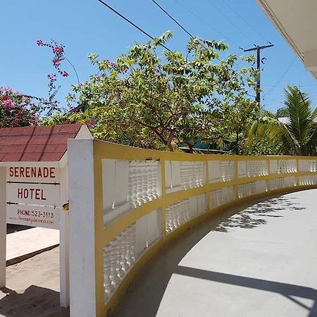 Serenade Hotel Placencia Eksteriør billede