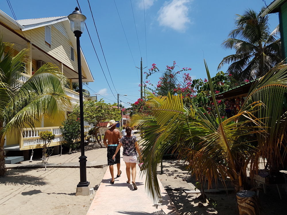 Serenade Hotel Placencia Eksteriør billede