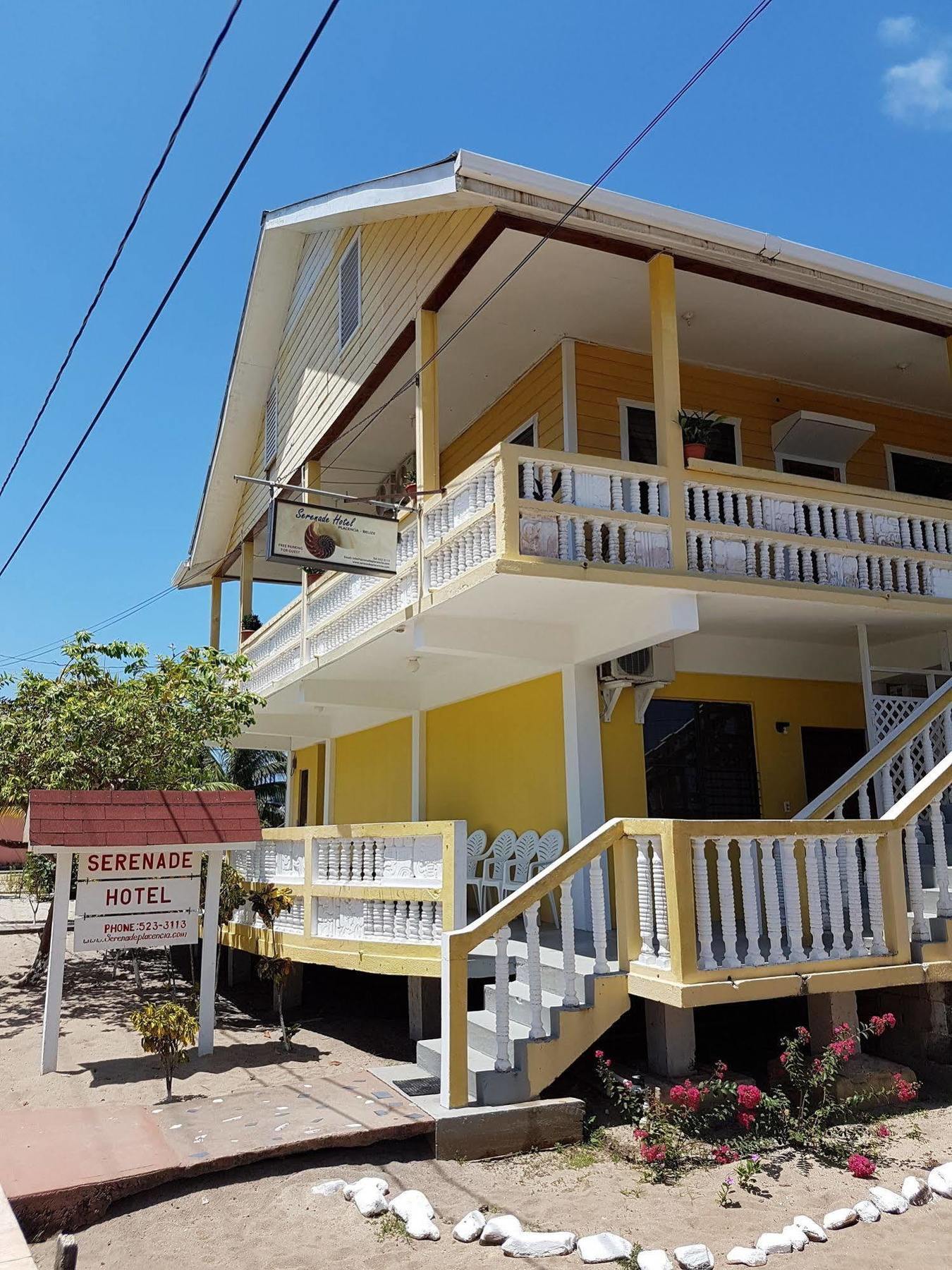 Serenade Hotel Placencia Eksteriør billede